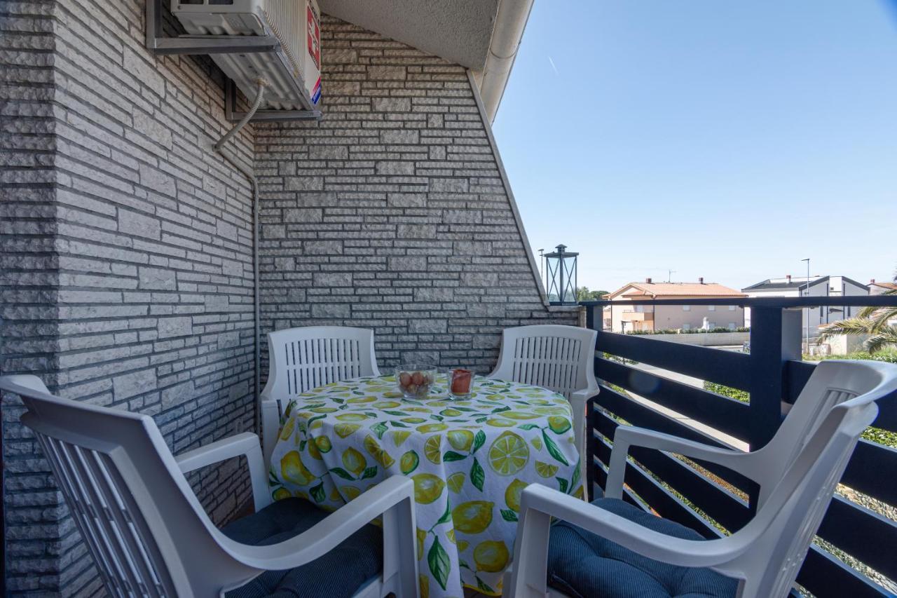 Family Friendly Apartments With A Swimming Pool Valbandon, Fazana - 2201 斯廷佳 外观 照片
