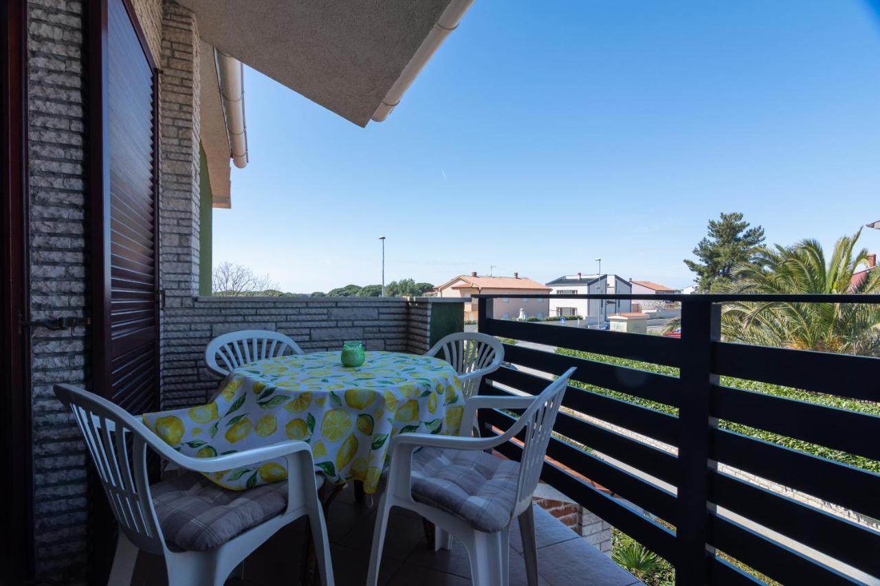 Family Friendly Apartments With A Swimming Pool Valbandon, Fazana - 2201 斯廷佳 外观 照片