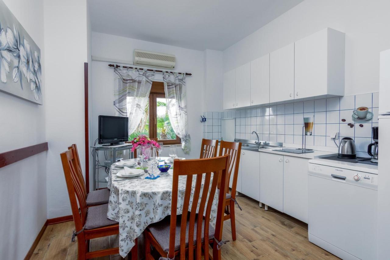 Family Friendly Apartments With A Swimming Pool Valbandon, Fazana - 2201 斯廷佳 外观 照片