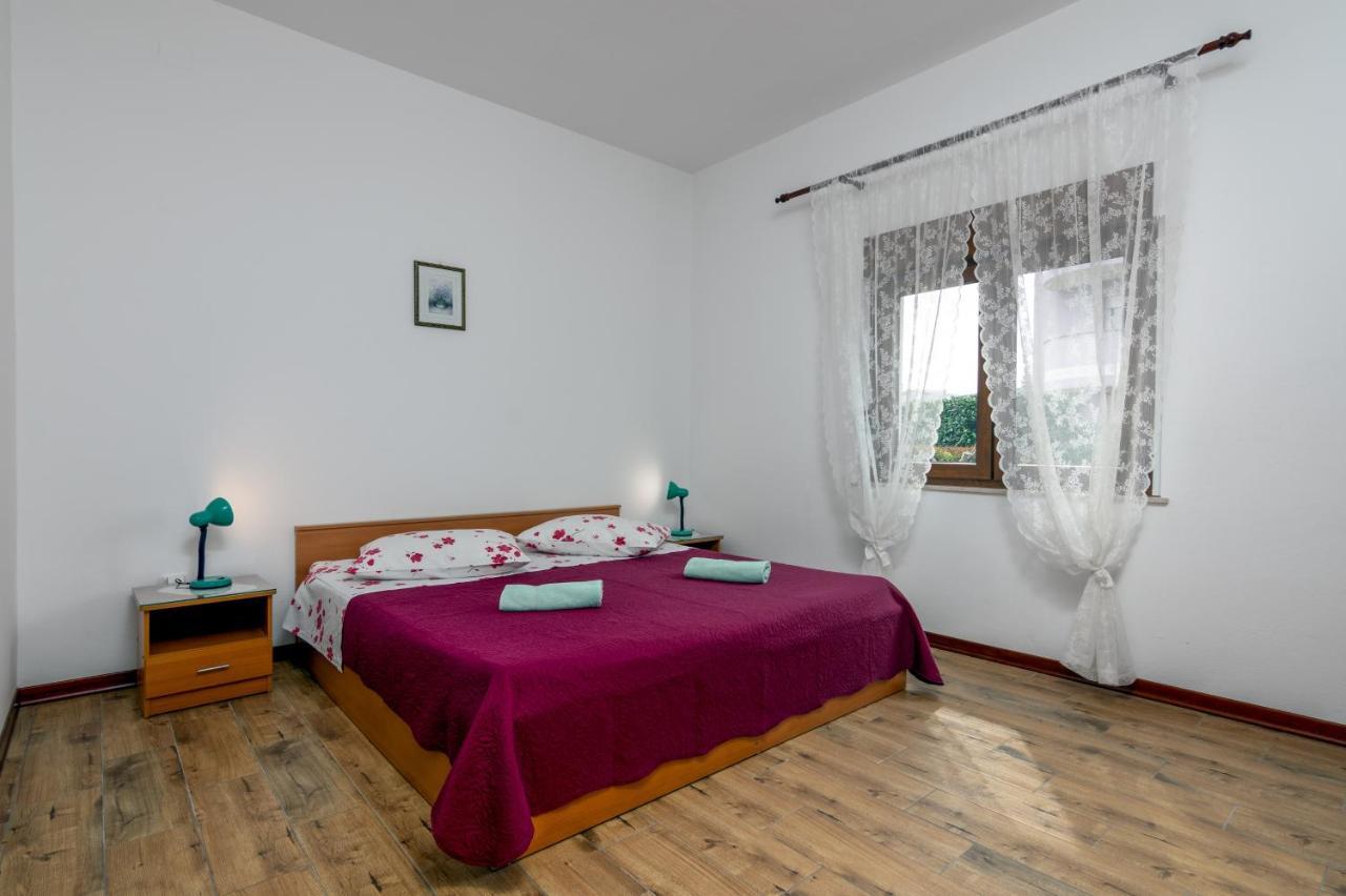 Family Friendly Apartments With A Swimming Pool Valbandon, Fazana - 2201 斯廷佳 外观 照片