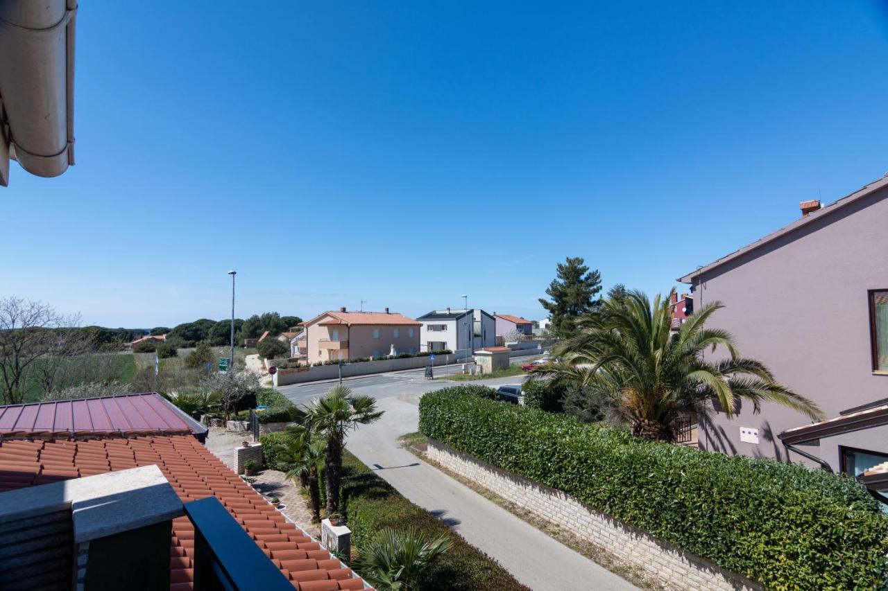Family Friendly Apartments With A Swimming Pool Valbandon, Fazana - 2201 斯廷佳 外观 照片